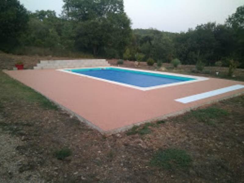 moquette entourage piscine à Vidauban
